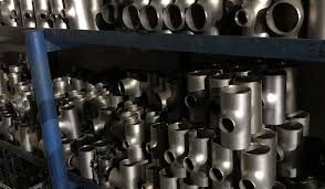 Cov yam ntxwv ntawm Carbon Steel Tee Pipe Fittings thiab ceev faj rau qhib St...